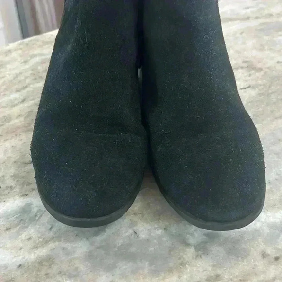 Toms: Solid Black Suede Deia Ankle Stacked Leather Heeled Booties Size 7 - Picture 5 of 10